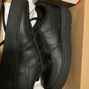 Black Nike Air Force 1